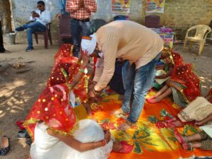 जनता सेवा समिति के मनोज मांझी ने किया कन्या पूजन